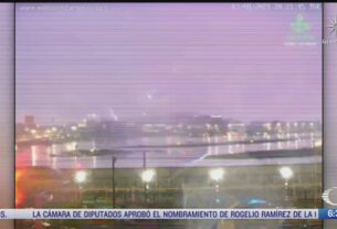 Viral: Cae impresionante rayo cerca del aeropuerto de la CDMX