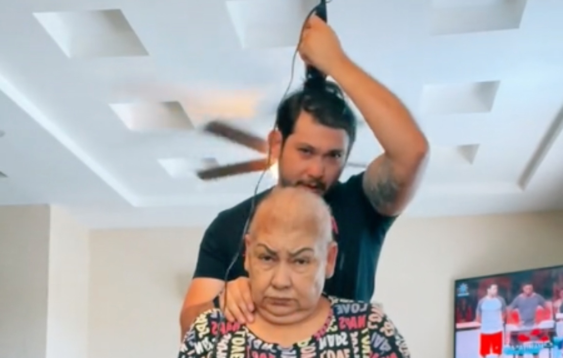 Viral: Se rapa el pelo en solidaridad con su mamá que lucha contra el cáncer