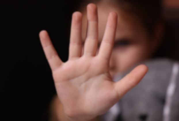 Las autoridades de CDMX investigan la muerte de una menor bajo protocolo de feminicidio, mientras se busca justicia.