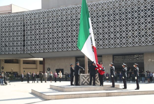 La Cámara de Diputados conmemora el 101 aniversario de la Escuela Militar de Transmisiones con una ceremonia cívica solemne.