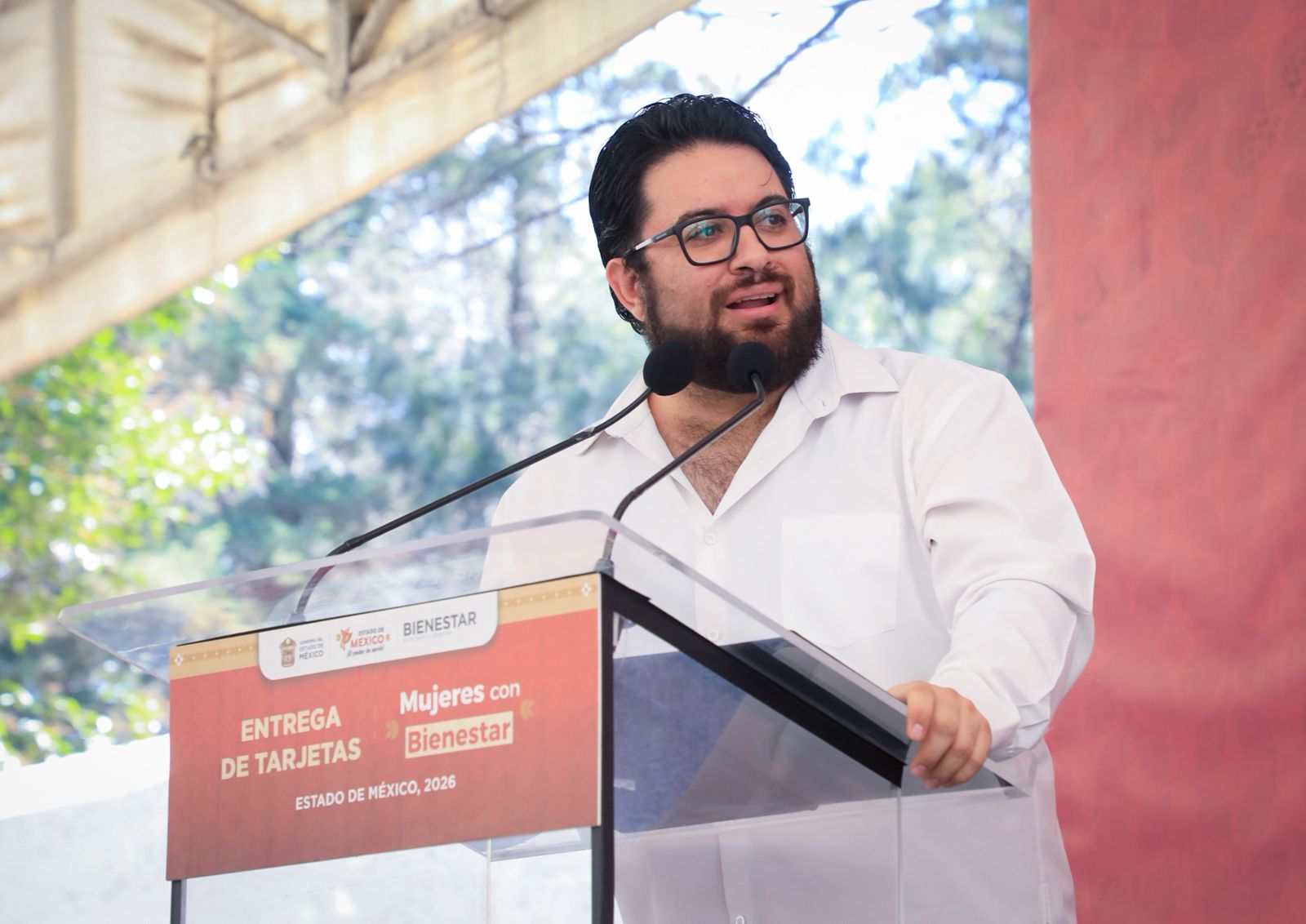 Isaac Montoya y la Secretaría de Bienestar impulsan el programa Mujeres con Bienestar para brindar apoyo a la población.