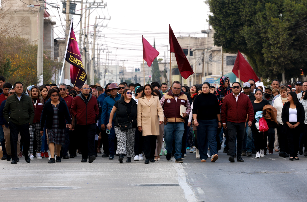 La alcaldesa de Chimalhuacán, Xóchitl Flores, recibe reconocimiento como una de las mujeres más influyentes del Edomex.