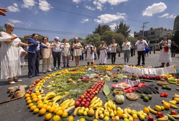 La UAEMéx celebró la llegada de la primavera con la ceremonia Xi Mo Panolti, implicando a su comunidad y al público.