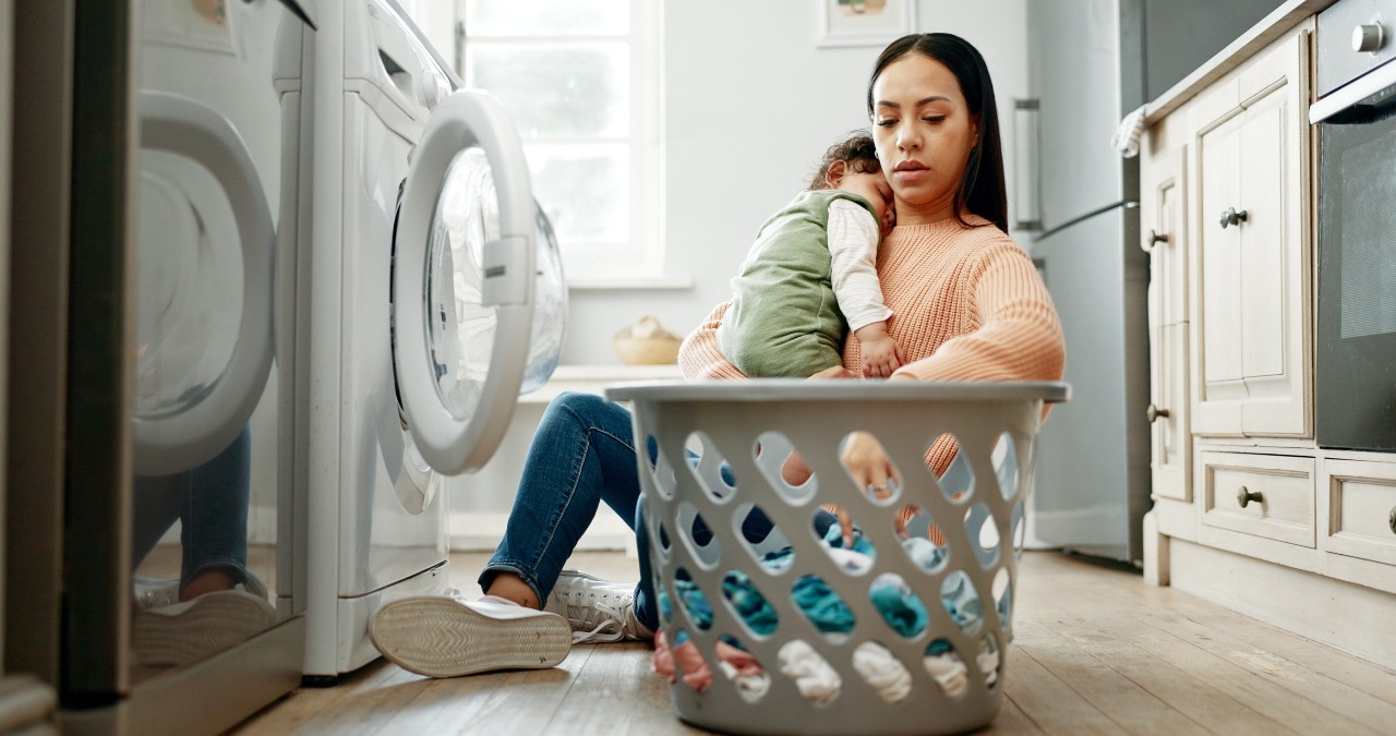 Las madres mexicanas hoy enfrentan desafíos económicos y la presión de un mundo laboral exigente que redefine la maternidad.