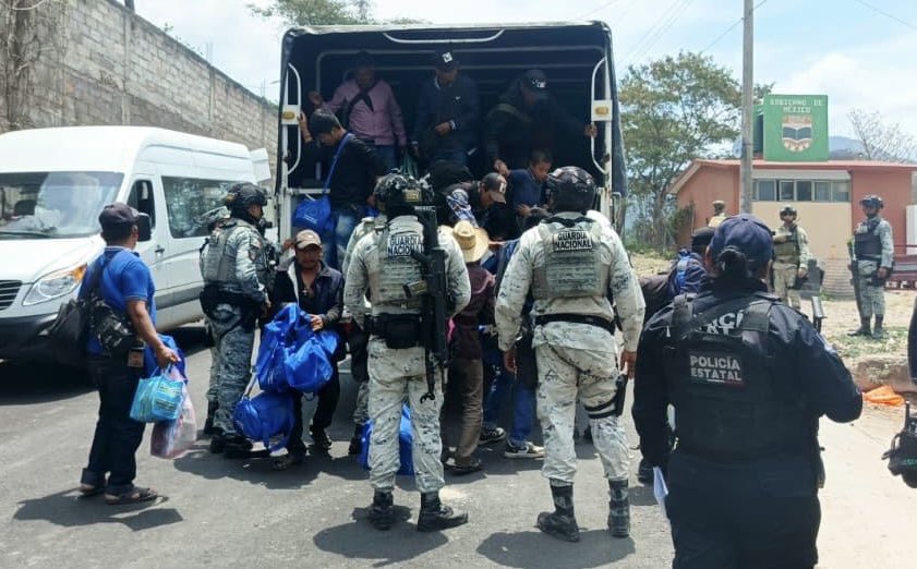 Las familias desplazadas en Guerrero inician su retorno a casa con el respaldo de autoridades y cuerpos de seguridad.