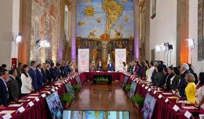 Un 70% de los mexicanos se opone al recorte escolar, generando gran controversia en plataformas digitales.