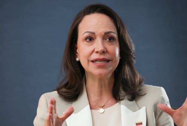 María Corina Machado confirma su regreso a Venezuela para acompañar a su pueblo tras los recientes terremotos. Una decisión significativa.
