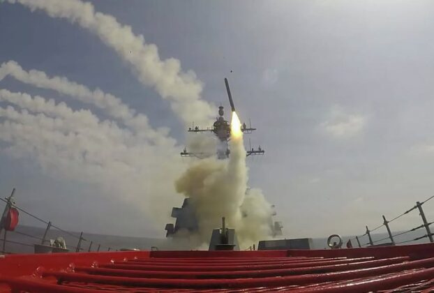 Irán responde a bombardeos de Estados Unidos acusándolo de violar un acuerdo de tregua en la región del Golfo.