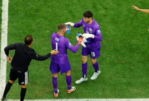 La selección de fútbol de Australia fue eliminada del Mundial tras cambiar de arquero en la tanda de penales contra Egipto.