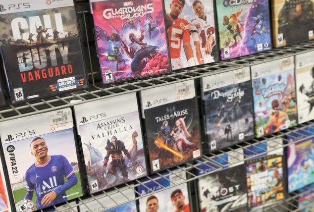 La compañía japonesa detendrá la producción de discos físicos y venderá códigos de descarga a partir de 2028.