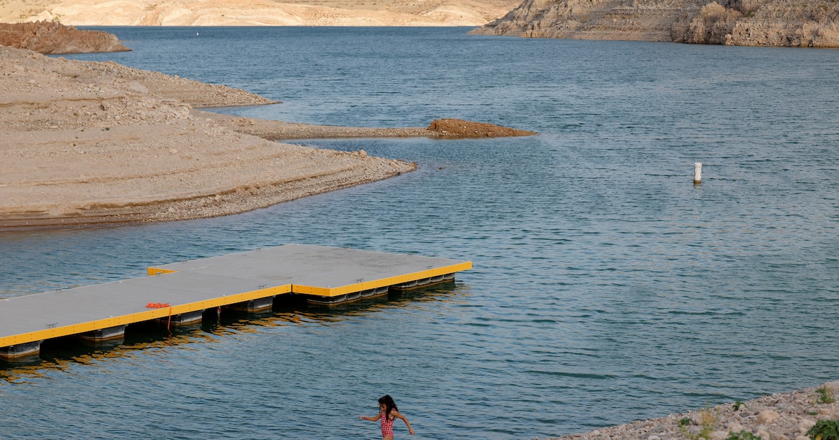 Lake Mead y Lake Powell alcanzan niveles históricos bajos, mientras se espera el efecto de El Niño en el suministro de agua.