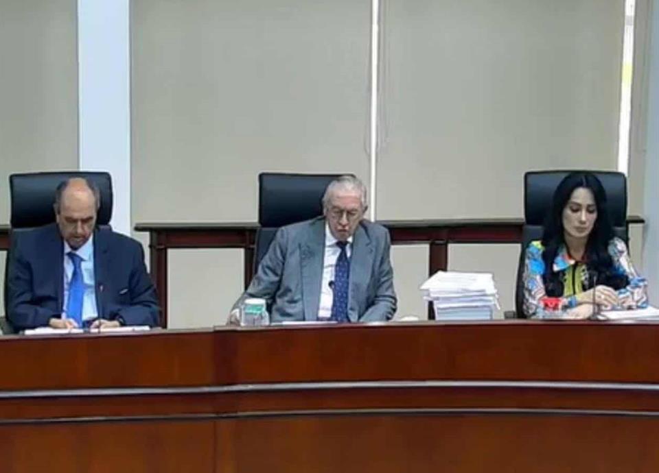 El Tribunal Federal de Justicia Administrativa ha decidido revisar el polémico caso sobre la megadeuda de Nuevo León.