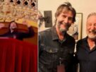 El amor de Keanu Reeves por Joy Division brilla en el reciente concierto de Peter Hook & The Light, sorprendiendo a los asistentes.