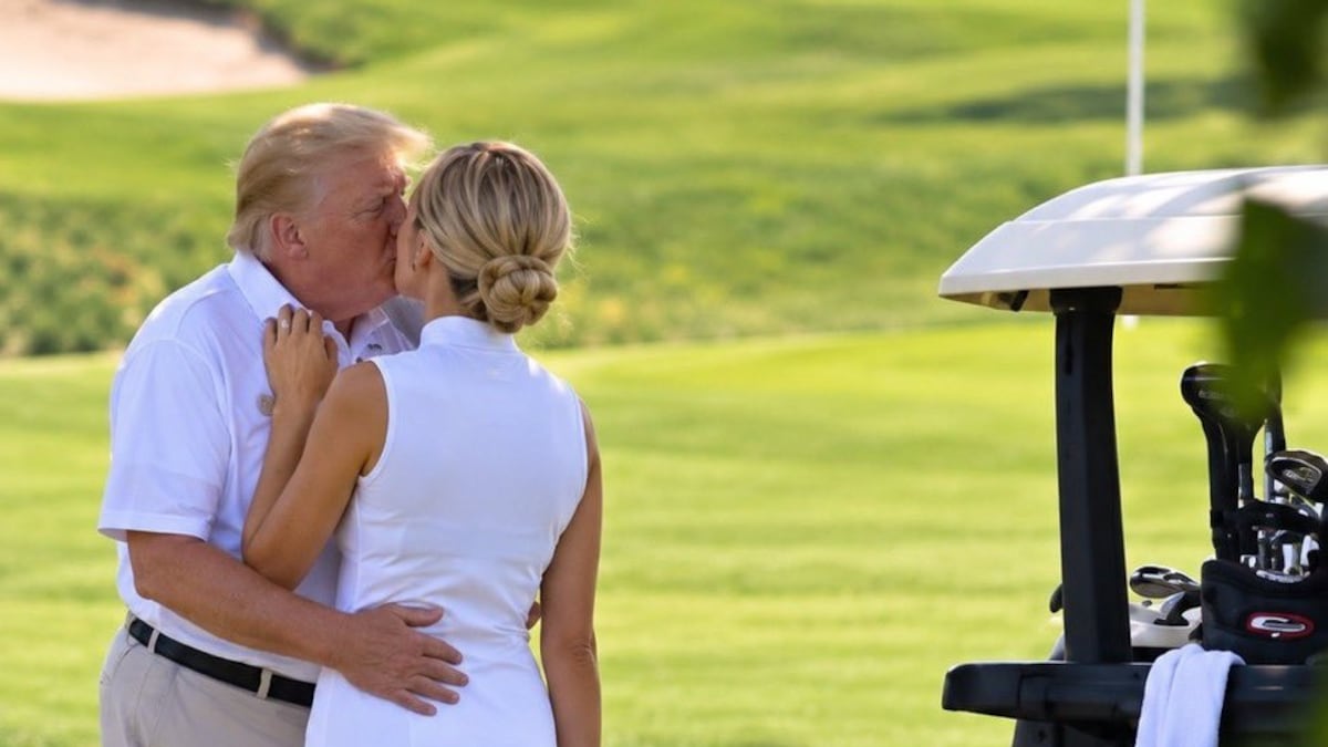 Una imagen viral de Donald Trump besando a Natalie Harp genera controversia, ¿realidad o solo creación de inteligencia artificial?