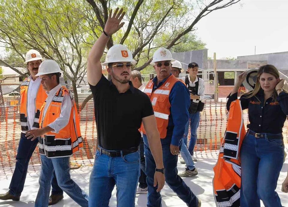 El mandatario estatal Samuel asegura que no habrá adeudos a municipios y rechaza condiciones de los diputados para el presupuesto.