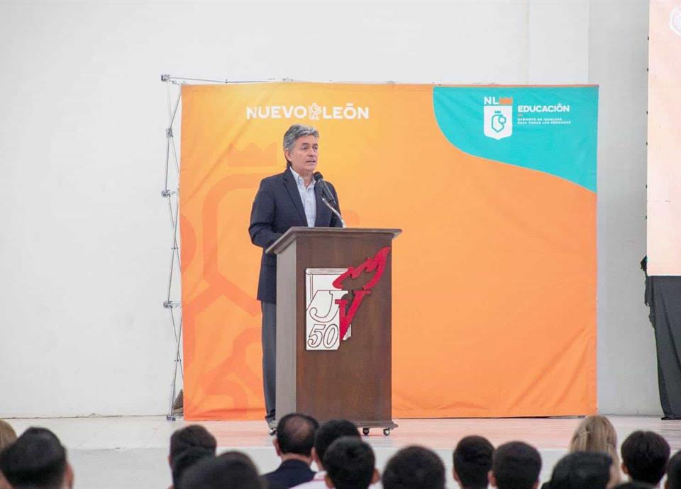 El Gobierno de Nuevo León impulsa la digitalización con boletas de calificaciones de primarias disponibles en línea.