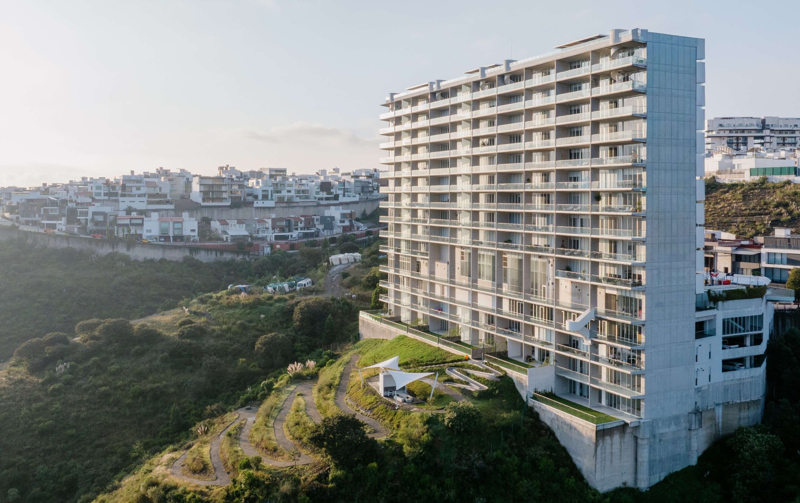 Descubre los 23 proyectos arquitectónicos destacados que compiten en la 35ª edición del Premio Obras Cemex en México.