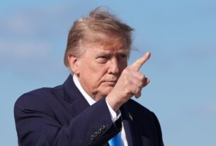 Donald Trump avanza en la negociación de un acuerdo comercial con México que excluye a Canadá, generando controversia y análisis en el sector.