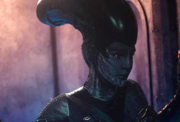 La famosa cantante Belinda derrocha extravagancia con una nave alienígena de lujo para su fiesta Beliween.