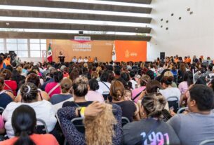 El programa Ayudamos a las Mujeres ha impactado a más de 117 mil beneficiarias en su primer año de funcionamiento.