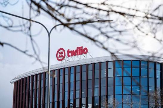 Twilio presenta sus innovaciones en la experiencia del cliente en la era digital de la IA durante SIGNAL 2026.